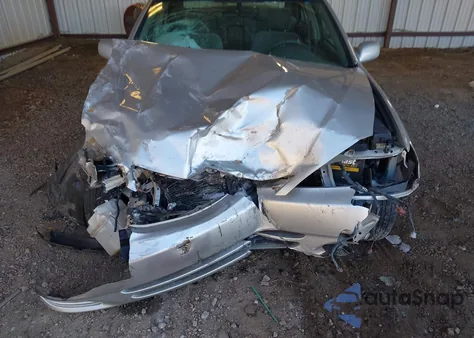 2002 Toyota Camry Le z USA, uszkodzony, nr VIN 4T1BE32KX2U509885